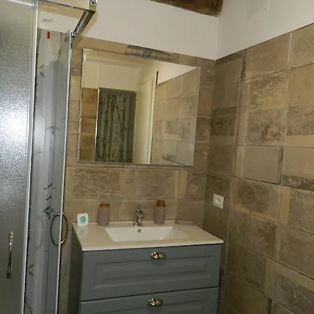 Guest house Matrimoniale Nicolo Con Bagno Privato 3*